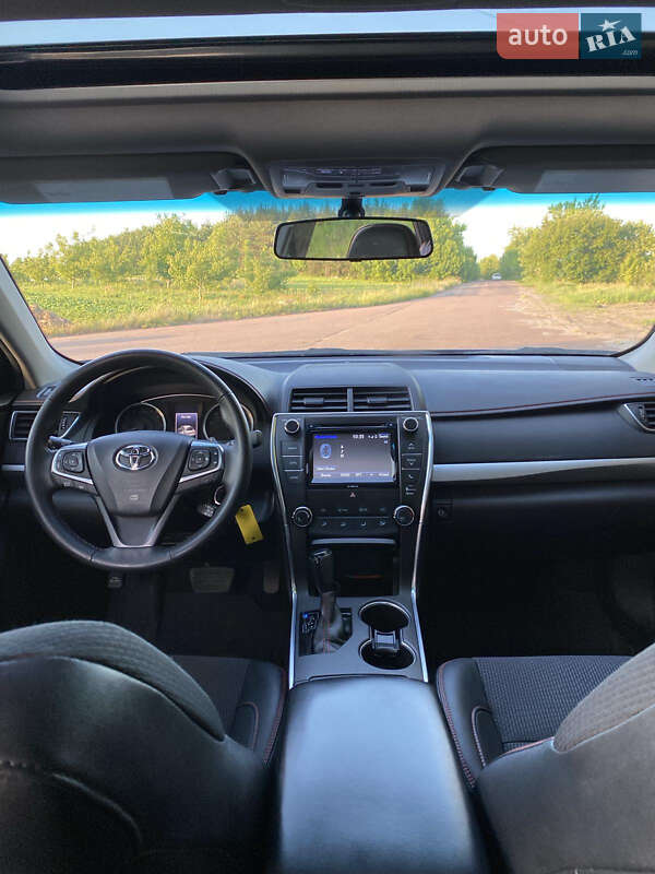 Седан Toyota Camry 2017 в Киеве фото 12 Седан Toyota Camry 2017 в Киеве