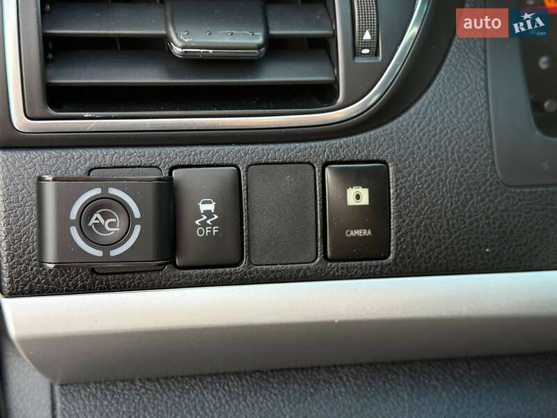 Седан Toyota Camry 2016 в Кривому Розі фото 36 Седан Toyota Camry 2016 в Кривому Розі