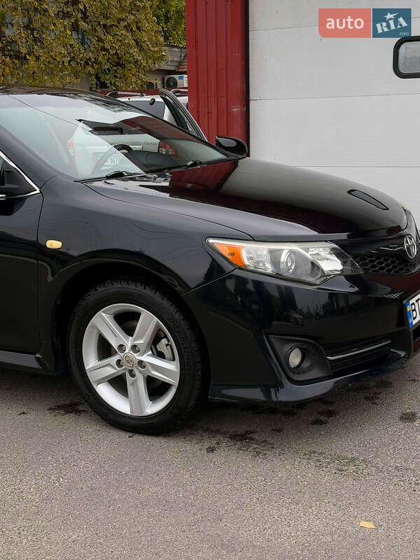 Седан Toyota Camry 2013 в Вишгороді