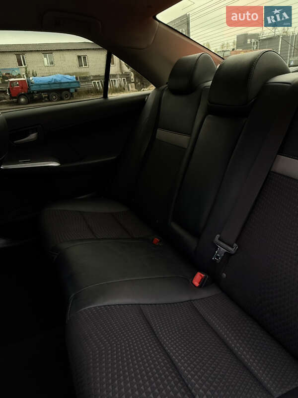 Седан Toyota Camry 2013 в Вишгороді