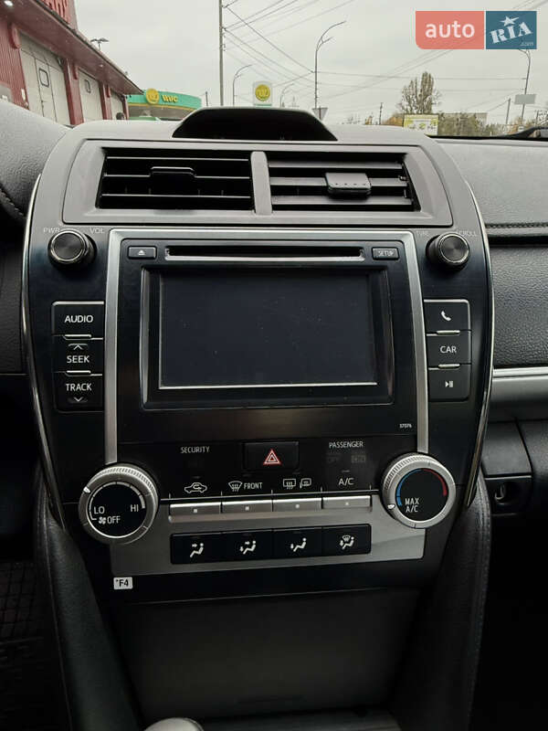 Седан Toyota Camry 2013 в Вишгороді