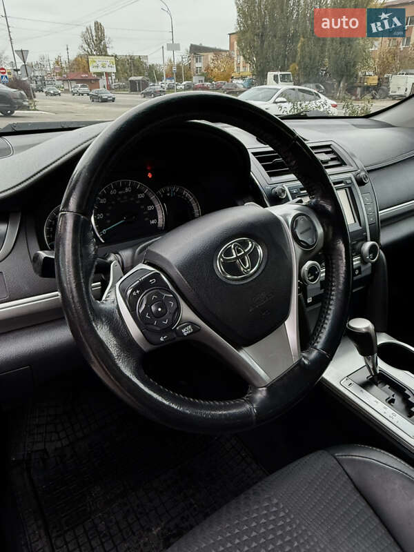 Седан Toyota Camry 2013 в Вишгороді