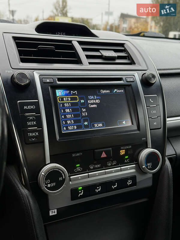 Седан Toyota Camry 2013 в Вишгороді