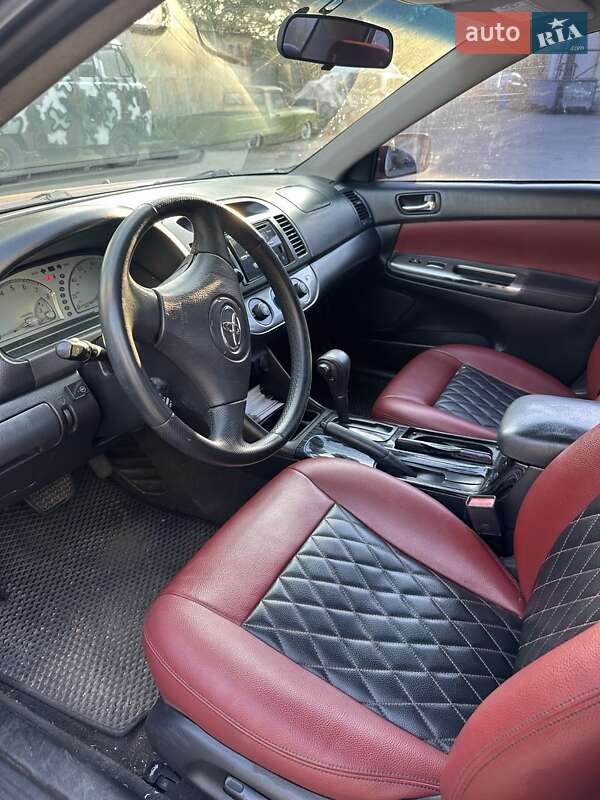 Седан Toyota Camry 2003 в Киеве