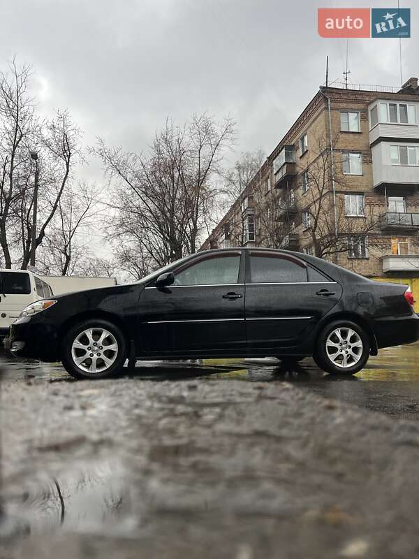 Седан Toyota Camry 2005 в Києві