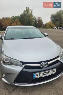 Седан Toyota Camry 2016 в Киеве
