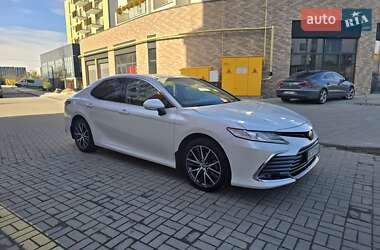 Седан Toyota Camry 2021 в Львове Седан Toyota Camry 2021 в Львове