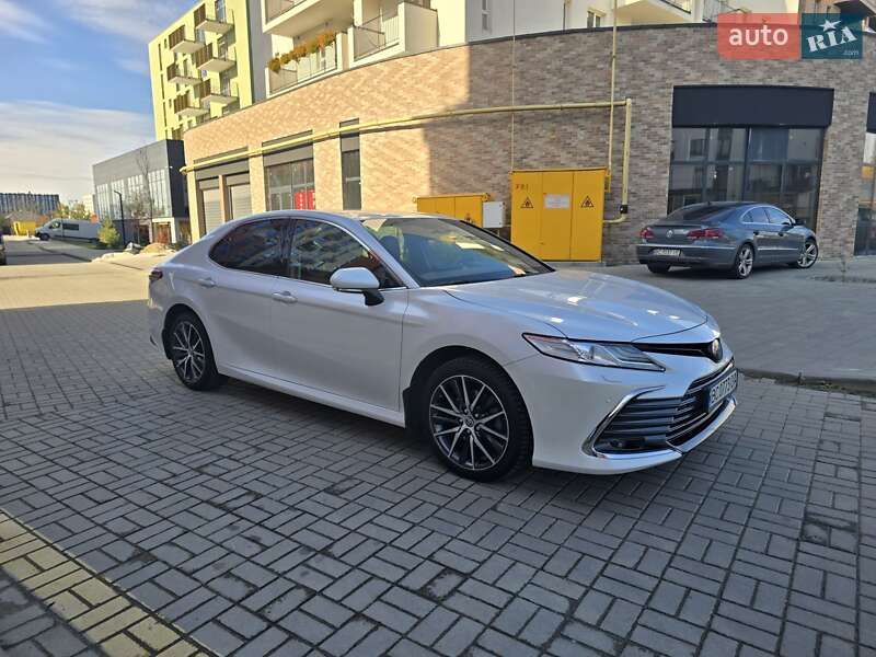 Седан Toyota Camry 2021 в Львове фото Седан Toyota Camry 2021 в Львове