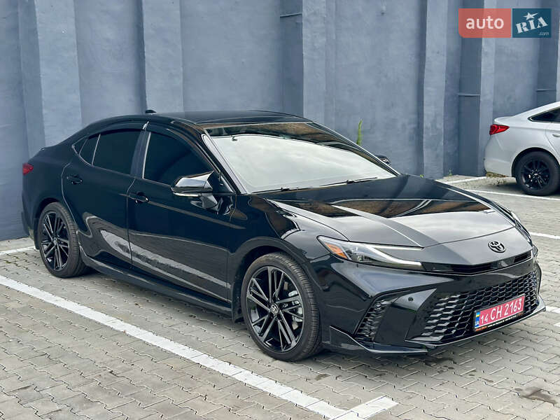 Седан Toyota Camry 2024 в Києві