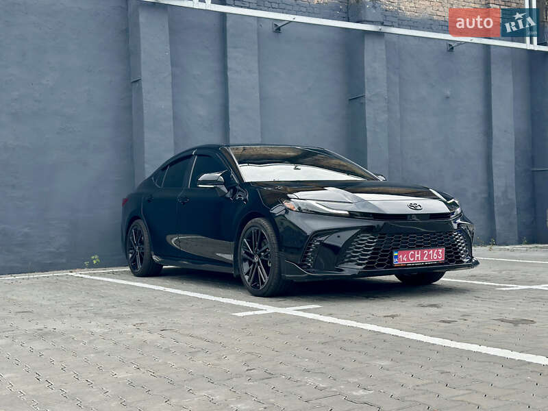Седан Toyota Camry 2024 в Києві