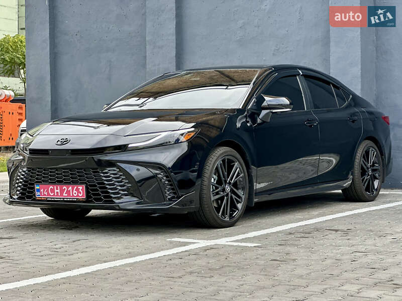 Седан Toyota Camry 2024 в Києві