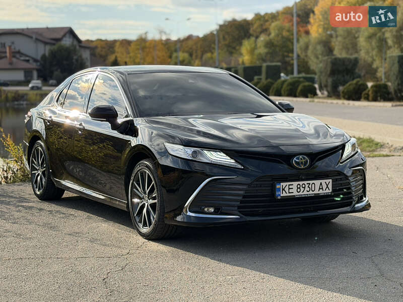 Седан Toyota Camry 2022 в Днепре