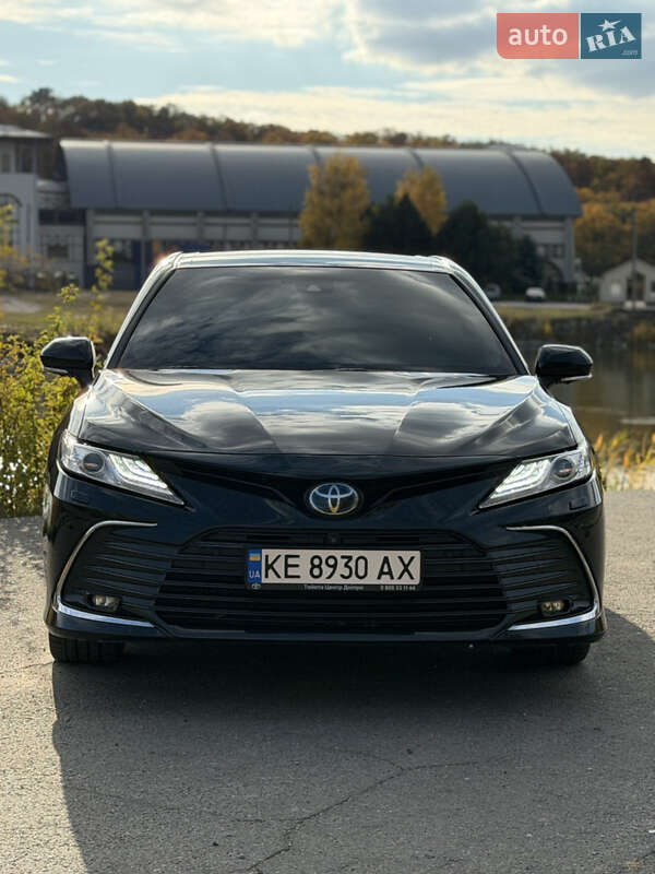 Седан Toyota Camry 2022 в Днепре