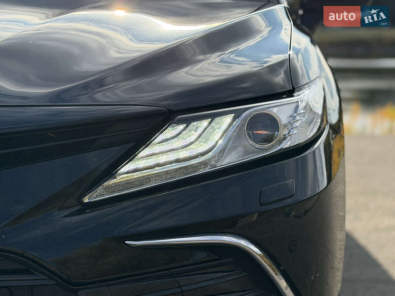 Седан Toyota Camry 2022 в Днепре