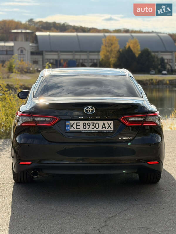 Седан Toyota Camry 2022 в Днепре