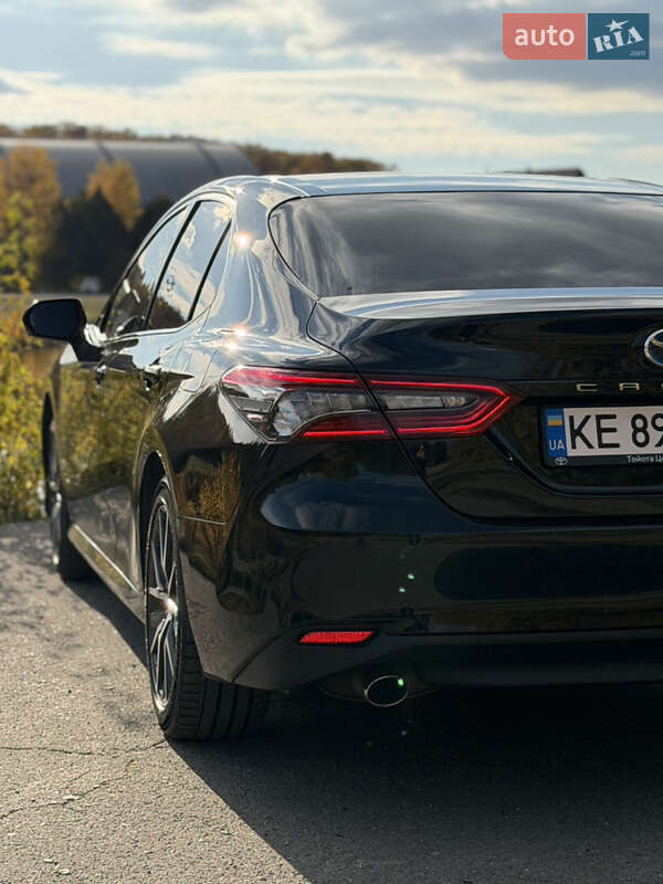 Седан Toyota Camry 2022 в Днепре