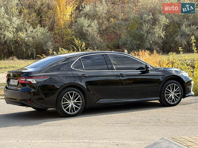 Седан Toyota Camry 2022 в Днепре