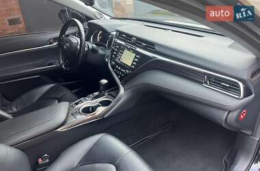 Седан Toyota Camry 2018 в 