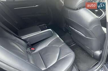 Седан Toyota Camry 2018 в 