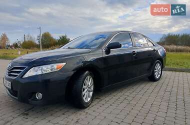 Седан Toyota Camry 2011 в Стрию