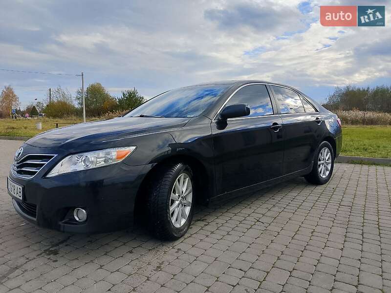 Toyota Camry 2011
