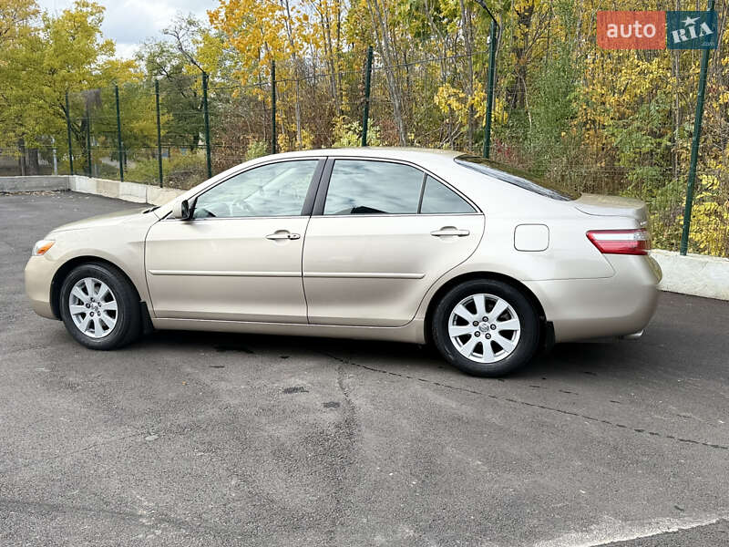 Седан Toyota Camry 2007 в Киеве