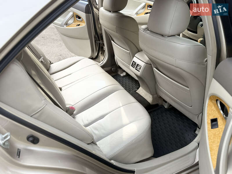 Седан Toyota Camry 2007 в Киеве