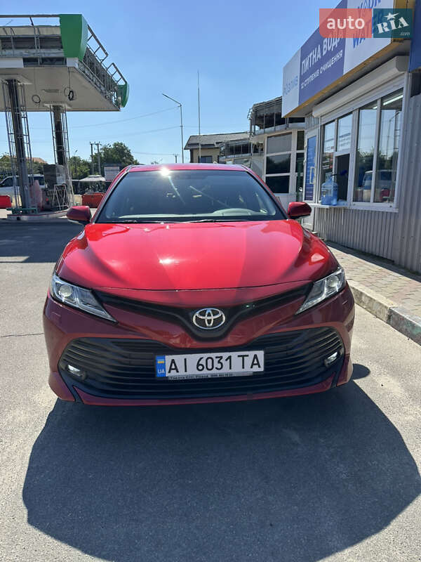 Седан Toyota Camry 2018 в Києві