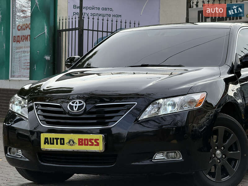 Седан Toyota Camry 2008 в Николаеве