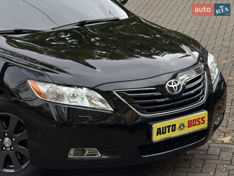 Седан Toyota Camry 2008 в Николаеве