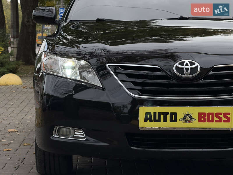 Седан Toyota Camry 2008 в Николаеве