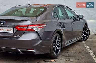 Седан Toyota Camry 2020 в 