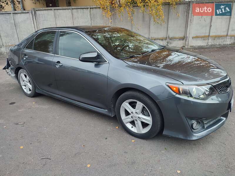 Седан Toyota Camry 2014 в Ровно фото 2 Седан Toyota Camry 2014 в Ровно