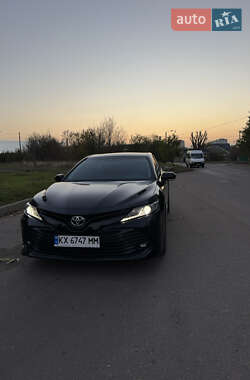 Седан Toyota Camry 2019 в Харкові