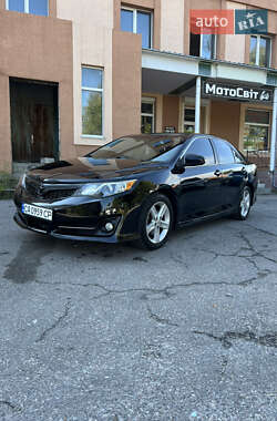 Седан Toyota Camry 2014 в Миронівці
