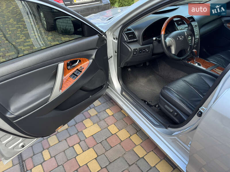 Седан Toyota Camry 2007 в Каменском