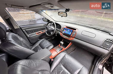 Седан Toyota Camry 2003 в  фото 12 Седан Toyota Camry 2003 в
