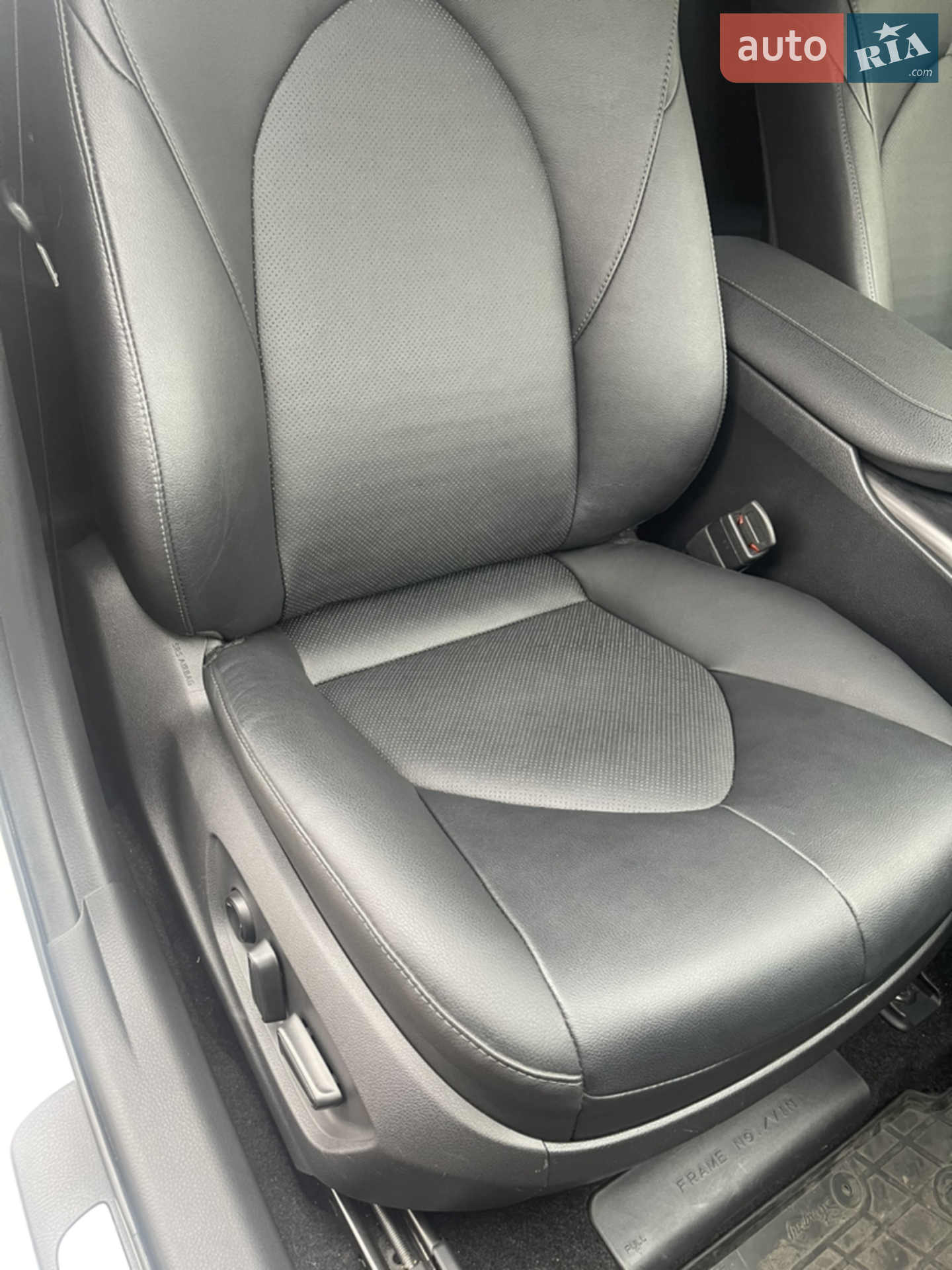 2021 Toyota Camry - мініатюра 25