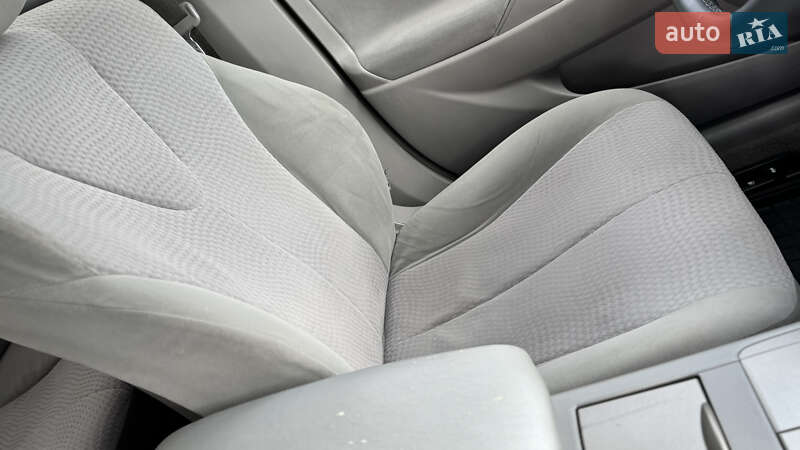 Седан Toyota Camry 2011 в Виннице