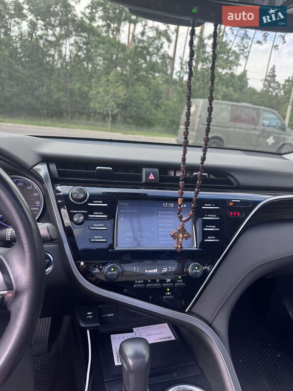 Седан Toyota Camry 2018 в Ірпені