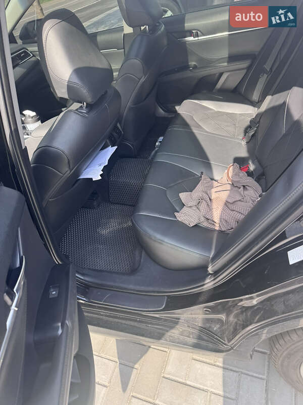 Седан Toyota Camry 2018 в Ірпені