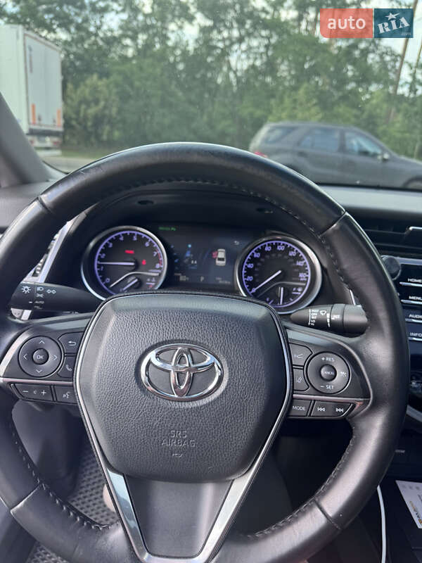 Седан Toyota Camry 2018 в Ірпені