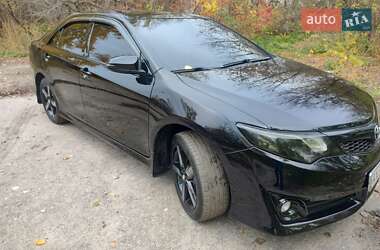 Седан Toyota Camry 2013 в Харькове