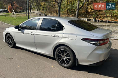 Седан Toyota Camry 2021 в 