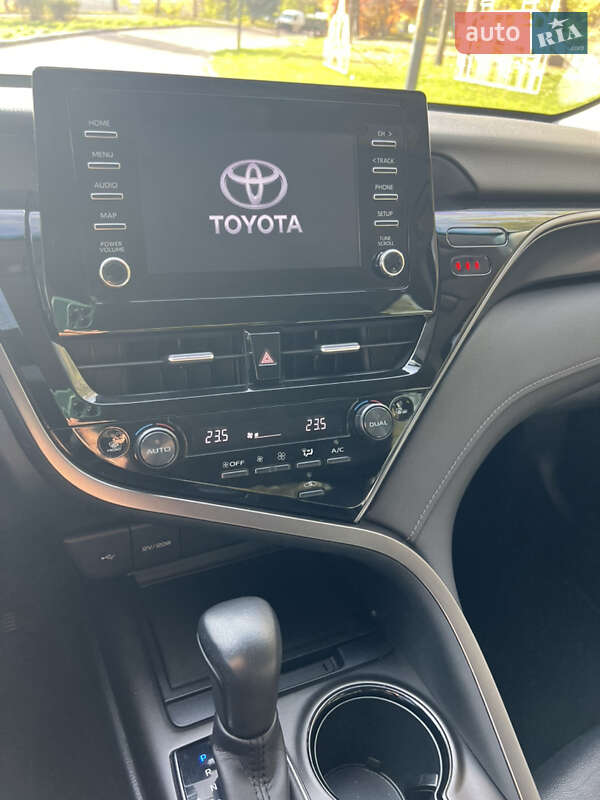 Седан Toyota Camry 2021 в Киеве фото 22 Седан Toyota Camry 2021 в Киеве