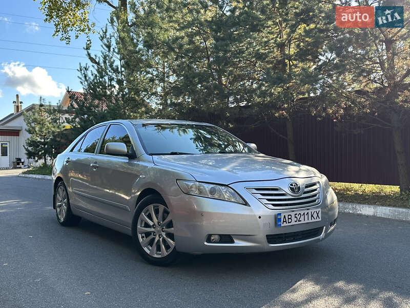 Седан Toyota Camry 2008 в Виннице