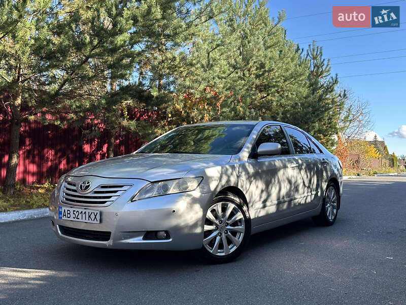 Седан Toyota Camry 2008 в Виннице