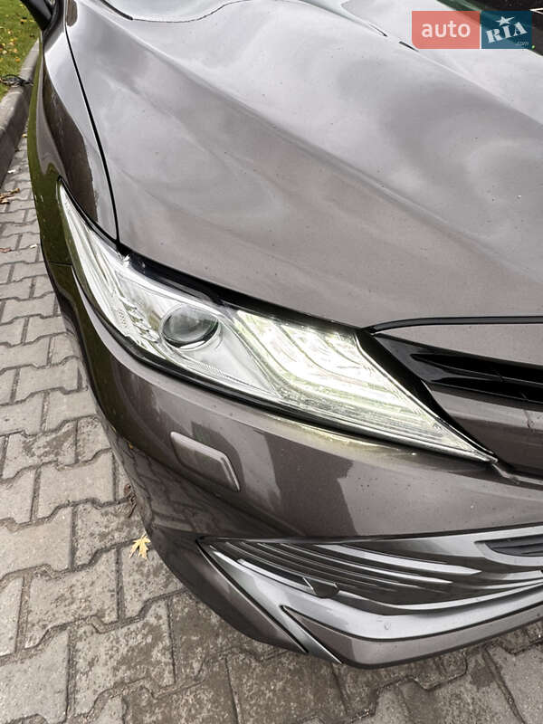 Седан Toyota Camry 2018 в Киеве фото 10 Седан Toyota Camry 2018 в Киеве