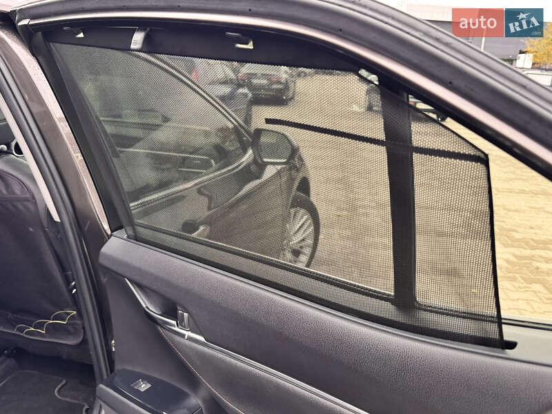 Седан Toyota Camry 2018 в Киеве фото 18 Седан Toyota Camry 2018 в Киеве