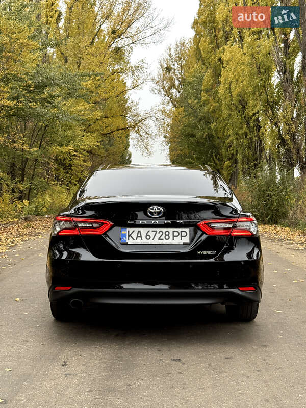 Седан Toyota Camry 2023 в Киеве фото 10 Седан Toyota Camry 2023 в Киеве